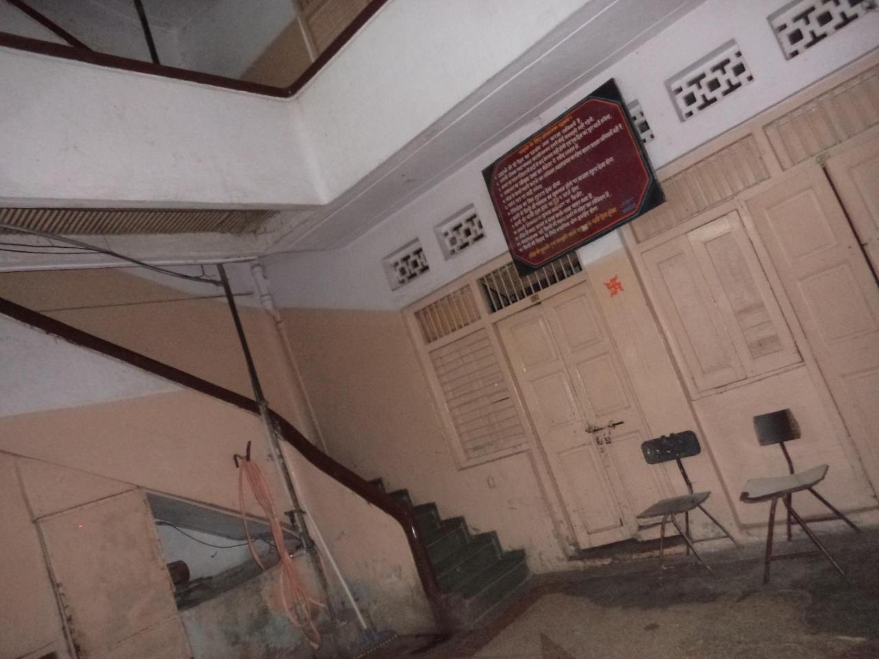 ホテル Vijay Palace インドール エクステリア 写真